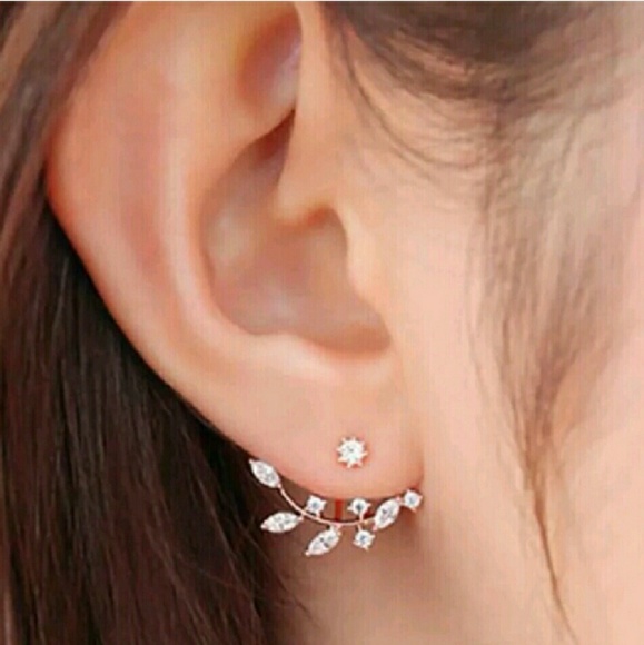 Brand New Gold or Silver Ear Curtain Earrings - Picture 2 of 3